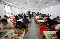 東莞康來(lái)富飲食管理 專業(yè)工廠團(tuán)膳承包，構(gòu)筑食品安全與高效管理新標(biāo)桿